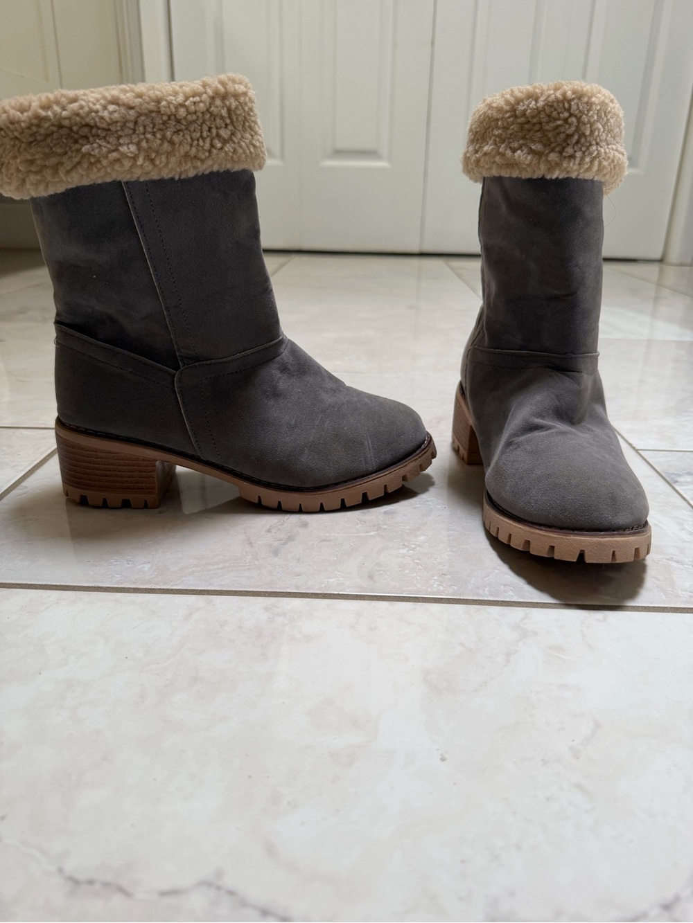 Women’s Gray Cozy Faux-Shearling Cuff Mid-Calf Boots